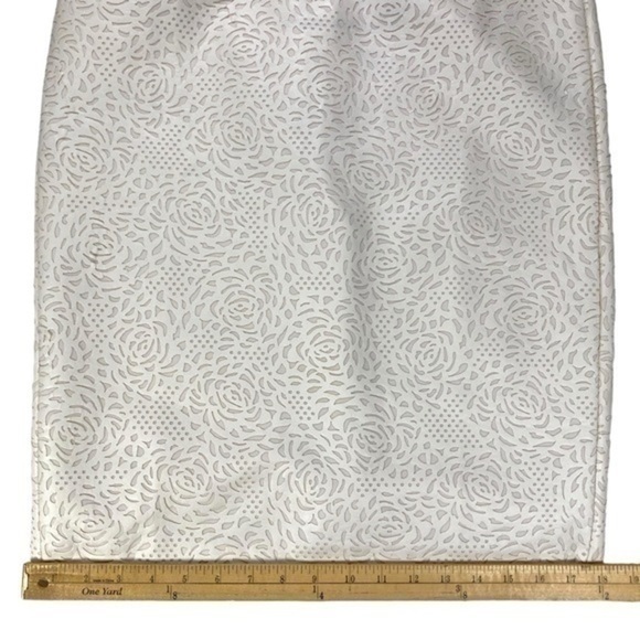 Catherine Malandrino Skirt Womens 8 Ivory White 3D Floral Laser Cut Pencil Midi - Picture 8 of 10
